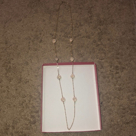 Long fashion necklace, worn once, gold & white - Picture 1 of 1